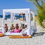 Holiday home In Nin With Sandy & Pools *
