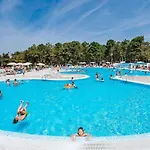 In Nin With Sandy & Pools בית נופש זאטון