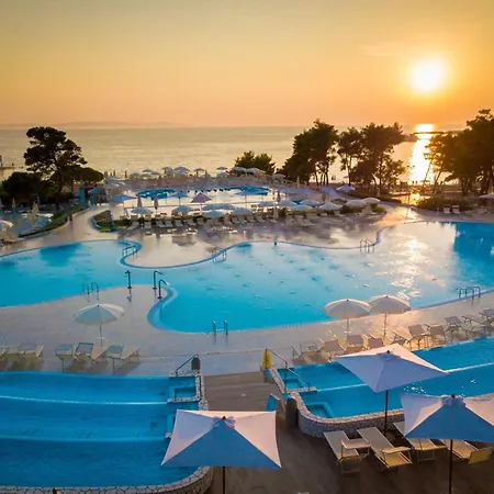 Mobile Homes In Zaton Resort, With Large Pool Area * Zaton (Zadar)