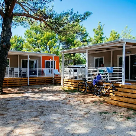 Mobile Homes In Zaton Resort, With Large Pool Area Holiday home Zaton (Zadar)