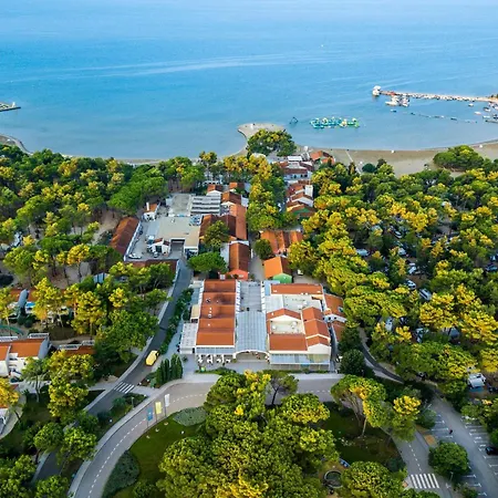 Mobile Homes In Zaton Resort, With Large Pool Area * Zaton (Zadar)