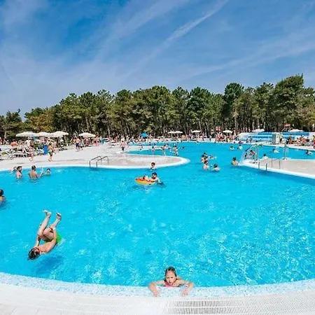Mobile Homes In Zaton Resort, With Large Pool Area Holiday home Zaton (Zadar)