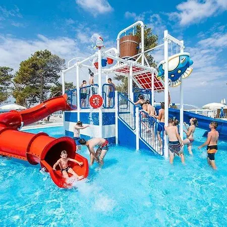 Mobile Homes In Zaton Resort, With Large Pool Area Zaton (Zadar)