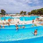 Prázdninový dům In Nin With Sandy & Pools Zaton (Zadar)