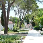 In Nin With Sandy & Pools * Zaton (Zadar)