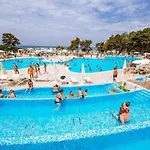 In Nin With Sandy & Pools * Zaton (Zadar)