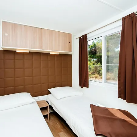 Holiday home Mobile Homes In Resort, With Large Pool Area *