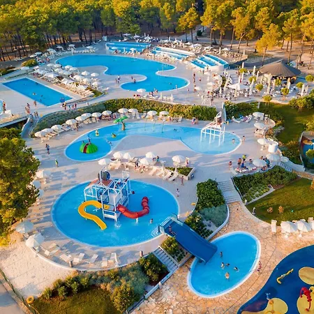 Holiday home Mobile Homes In Resort, With Large Pool Area *
