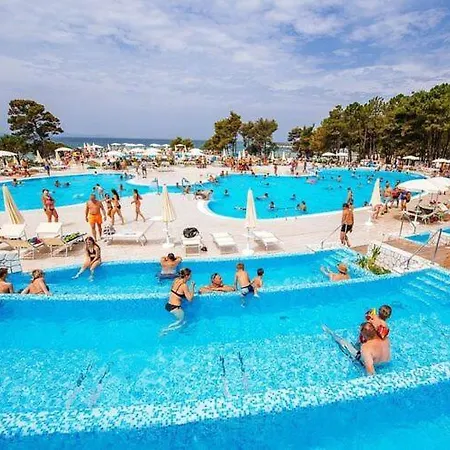 In Nin With Sandy & Pools * Zaton (Zadar)
